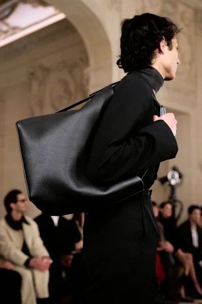 Look 7